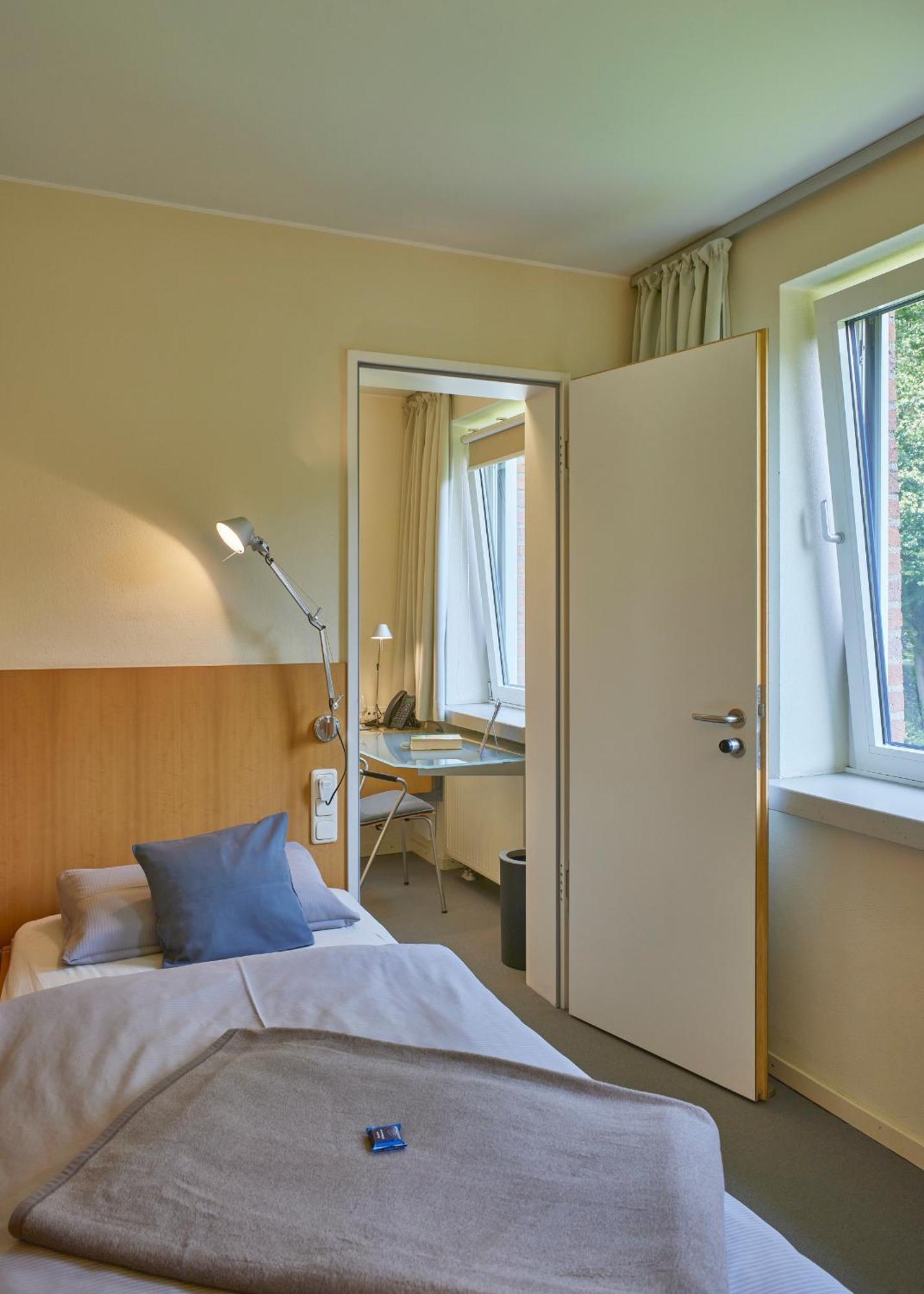 Katholische Akademie Schwerte Hotel Екстериор снимка